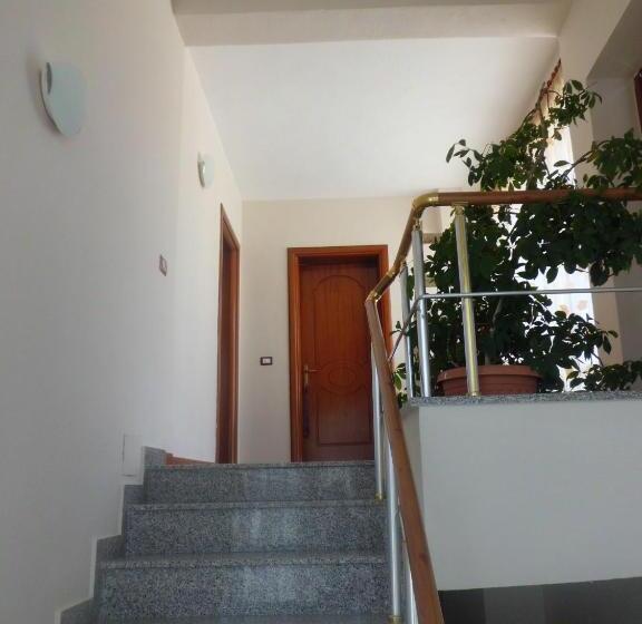 膳宿费 Red Rose Guest House