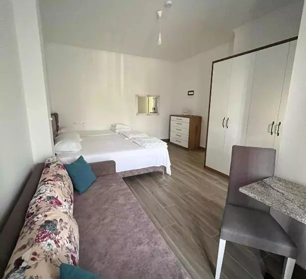 Majatalo Red Rose Guest House