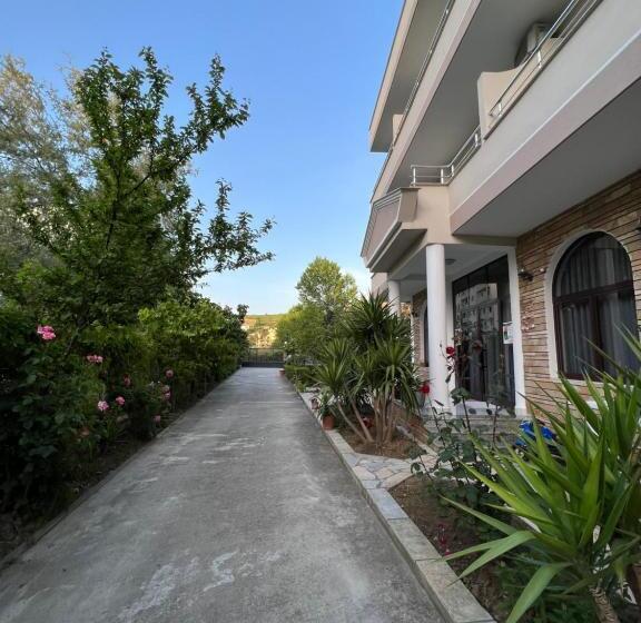 膳宿费 Red Rose Guest House