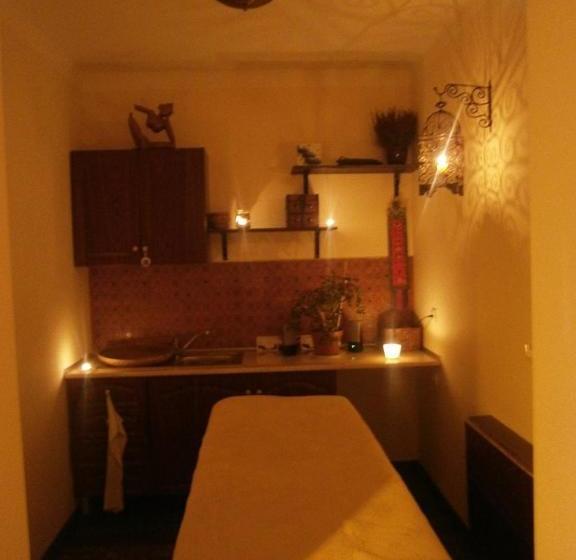 פנסיון Rózsakert Vendégház