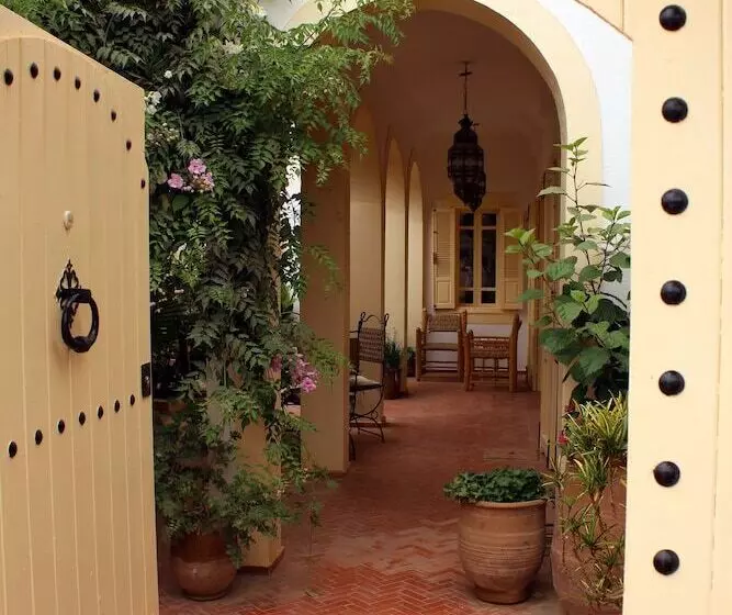 Majatalo Tifawin Home And Garden