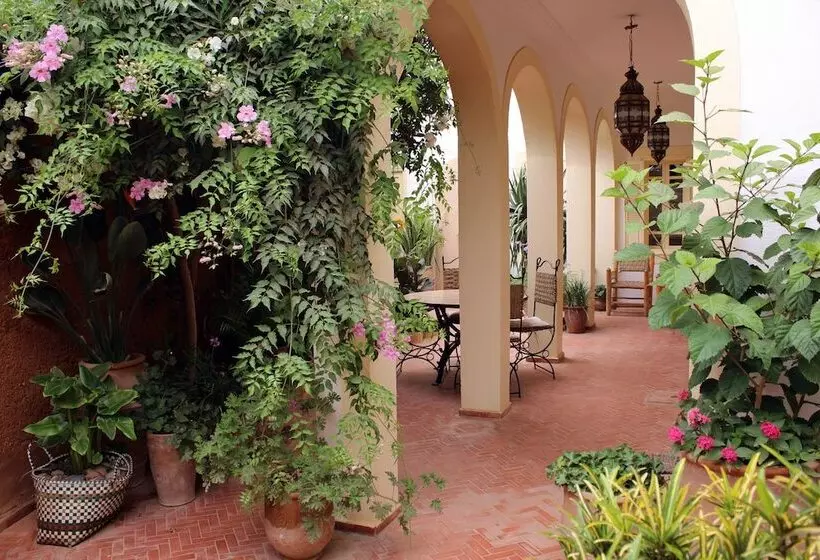 Majatalo Tifawin Home And Garden