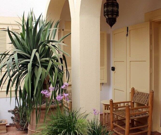 Пансион Tifawin Home And Garden