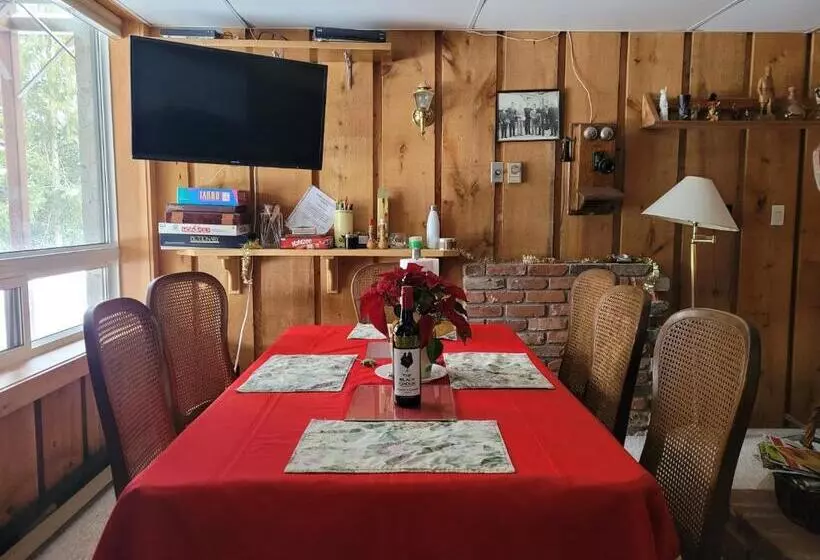 Majatalo Bowering Lodge