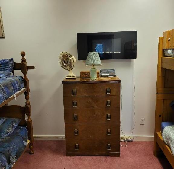 Пансион Bowering Lodge