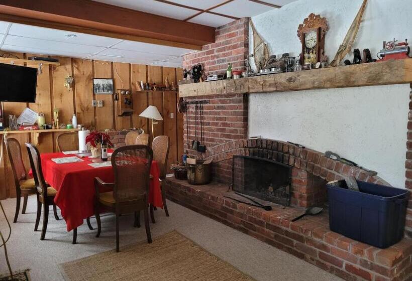 Пансион Bowering Lodge