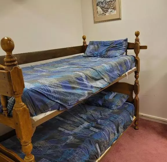 Majatalo Bowering Lodge