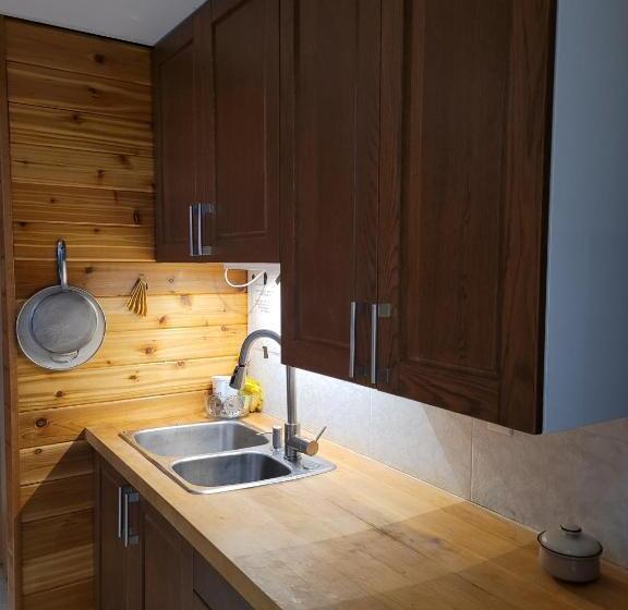 Пансион Bowering Lodge