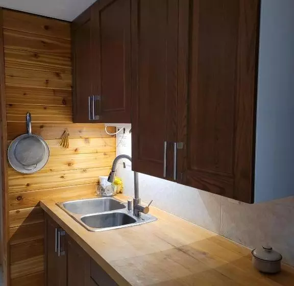 Majatalo Bowering Lodge