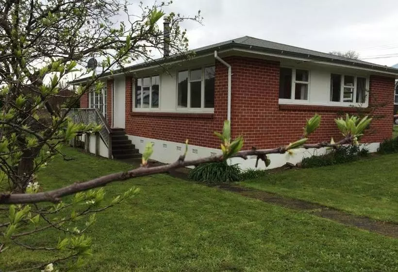 Majatalo Close To Picton Town