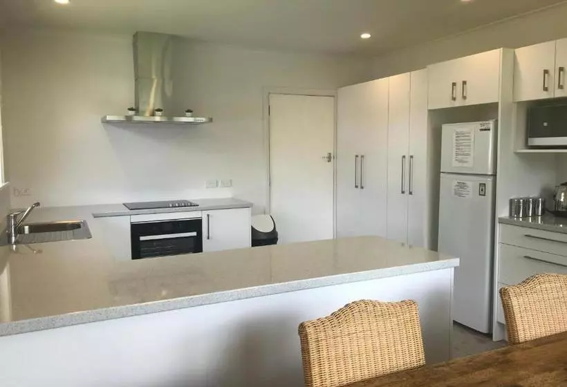 Majatalo Close To Picton Town