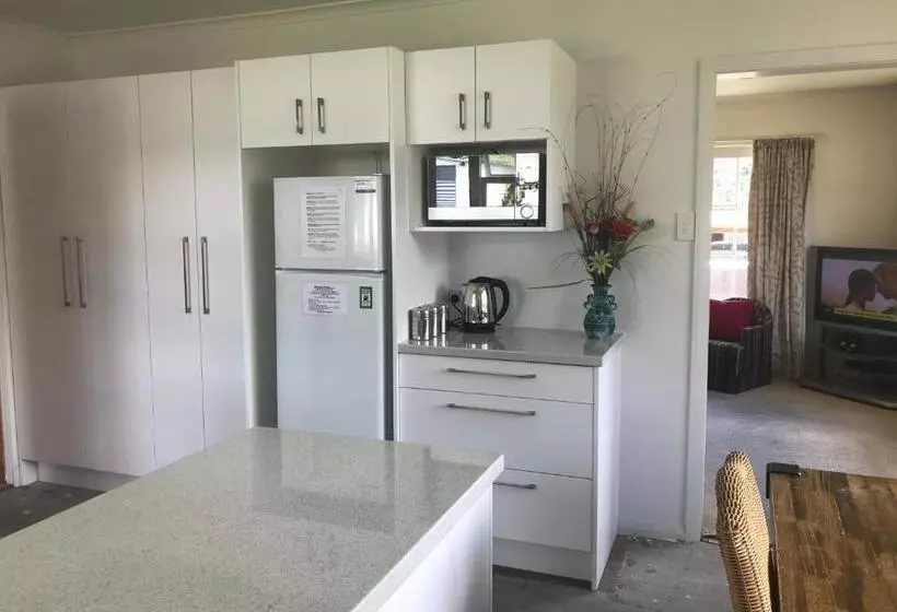 Majatalo Close To Picton Town