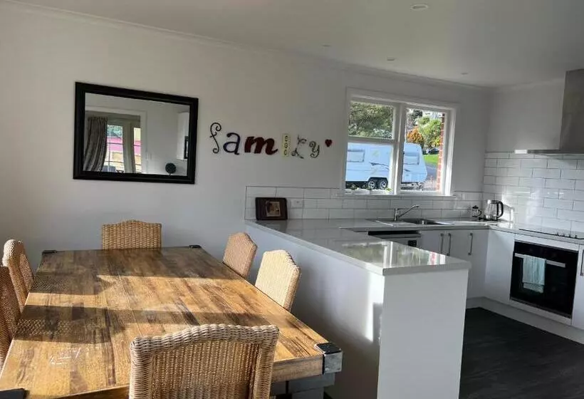 Majatalo Close To Picton Town