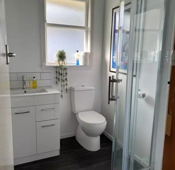 Majatalo Close To Picton Town