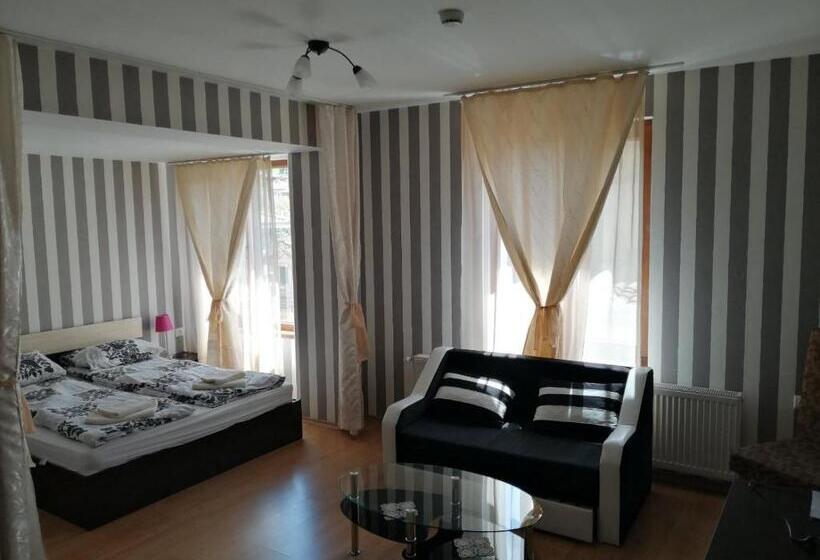 פנסיון Guest House Tsenovi