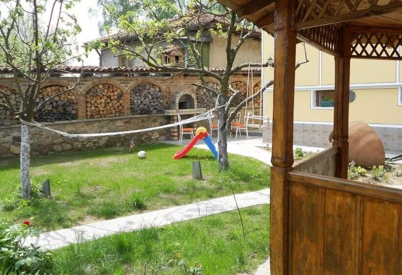 Majatalo Guest House Tsenovi