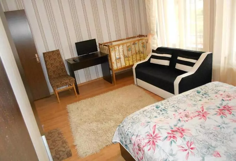 Majatalo Guest House Tsenovi