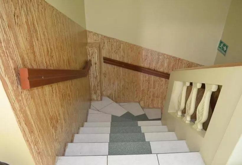 ペンション Hostal Andry