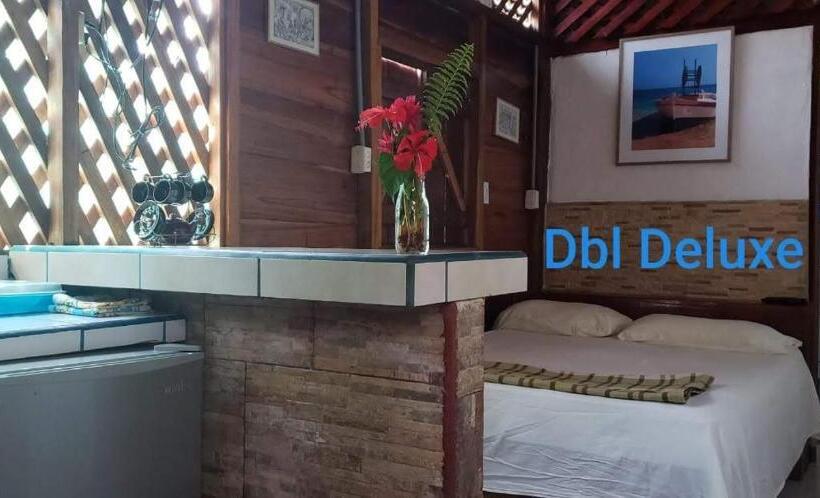 هاستل Hostal Cecilia