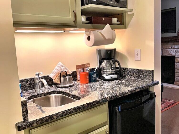 فندق صغير Seven Oaks Bed & Breakfast