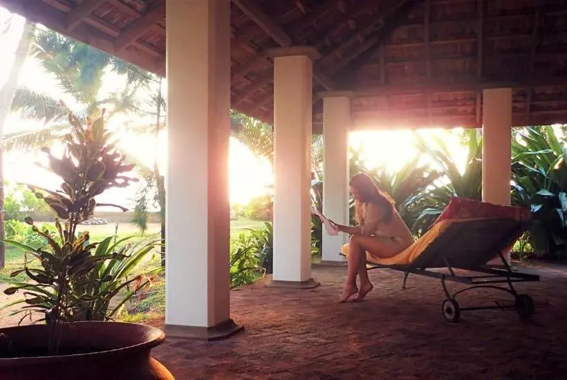 Hotelli Amuura Beach