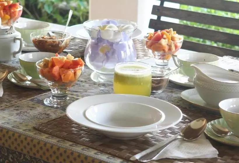 Hotelli Amuura Beach