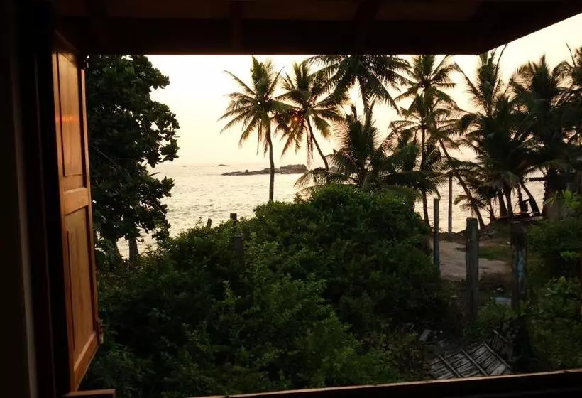 Hotelli Amuura Beach