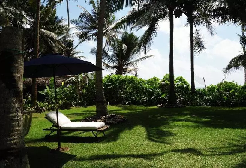 Hotelli Amuura Beach