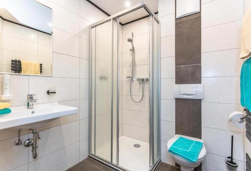 ユースホステル Landgasthof Neuwirt