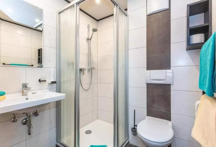 ユースホステル Landgasthof Neuwirt