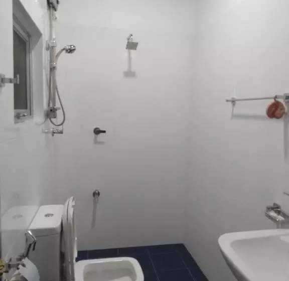 Retkeilymaja Suwani Pinnawala Homestay