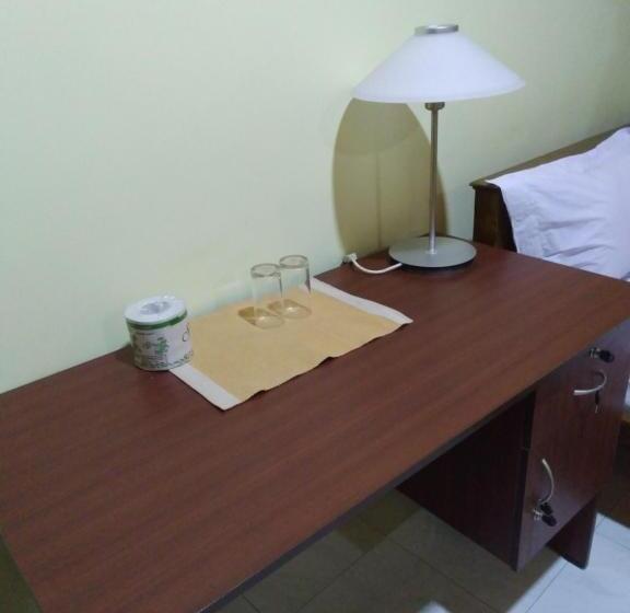 Vandrarhem Suwani Pinnawala Homestay