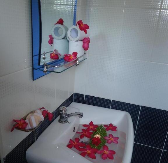 Vandrarhem Suwani Pinnawala Homestay