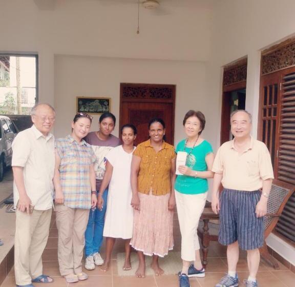 Vandrarhem Suwani Pinnawala Homestay