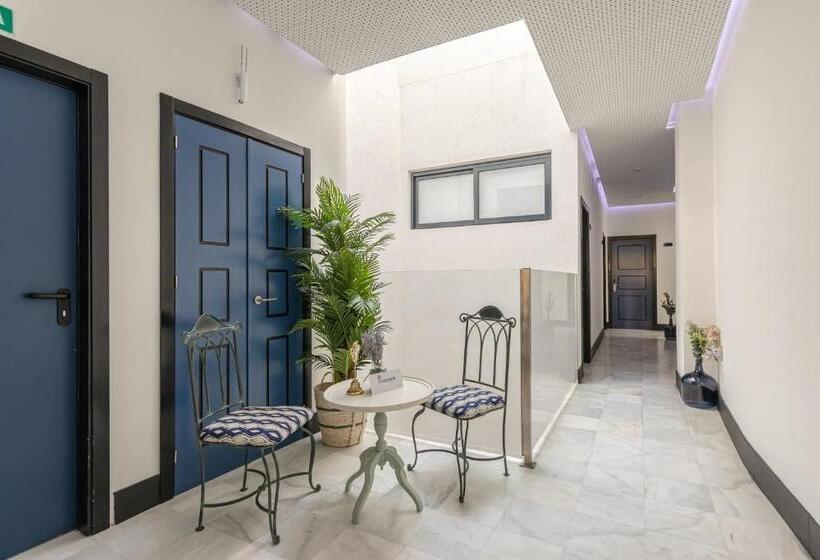 هتل Nüa Cicerone