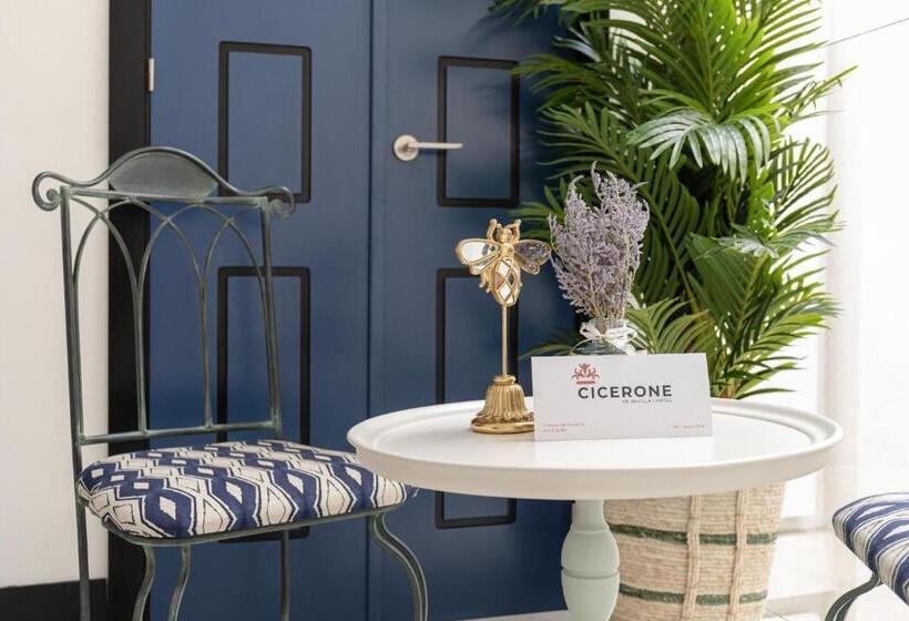 هتل Nüa Cicerone