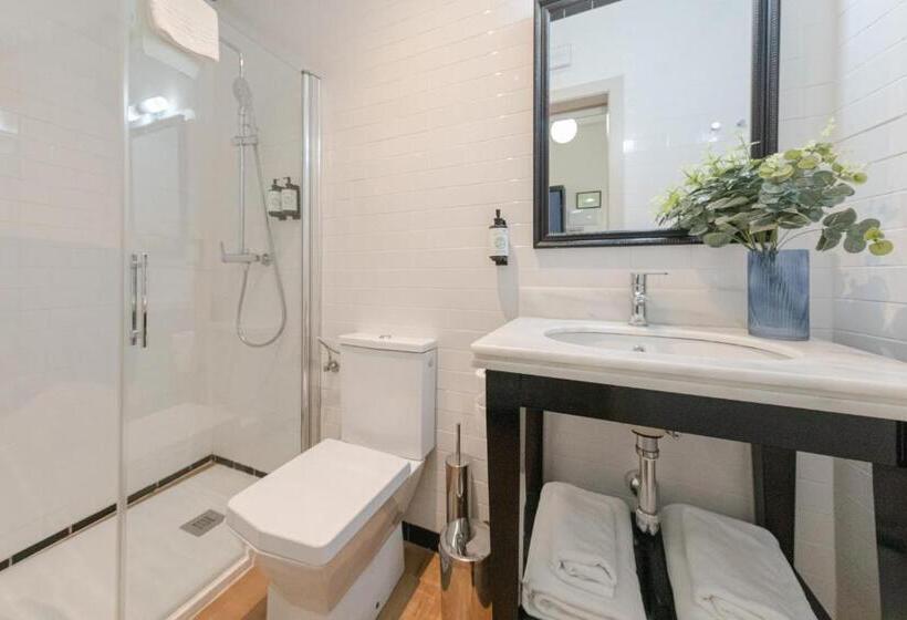 هتل Nüa Cicerone