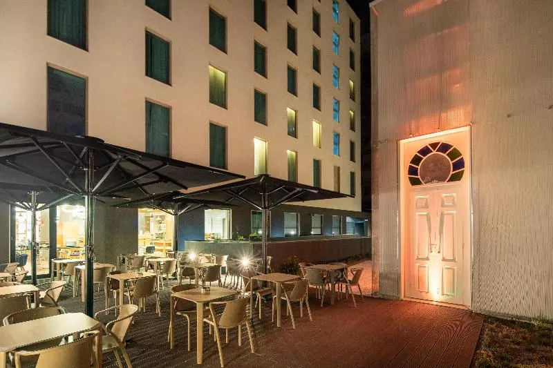 هتل Holiday Inn Express   Lisbon   Plaza Saldanha, An Ihg