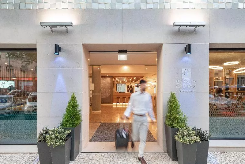 هتل Holiday Inn Express   Lisbon   Plaza Saldanha, An Ihg