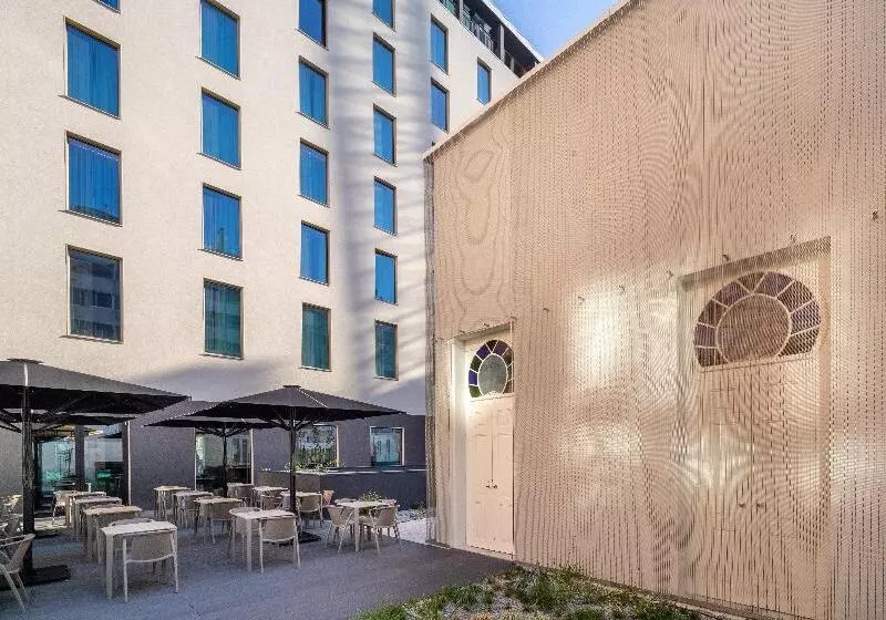 هتل Holiday Inn Express   Lisbon   Plaza Saldanha, An Ihg