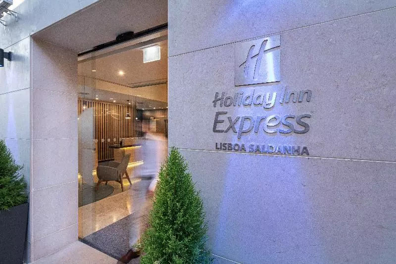 هتل Holiday Inn Express   Lisbon   Plaza Saldanha, An Ihg