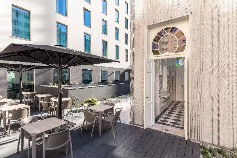 هتل Holiday Inn Express   Lisbon   Plaza Saldanha, An Ihg
