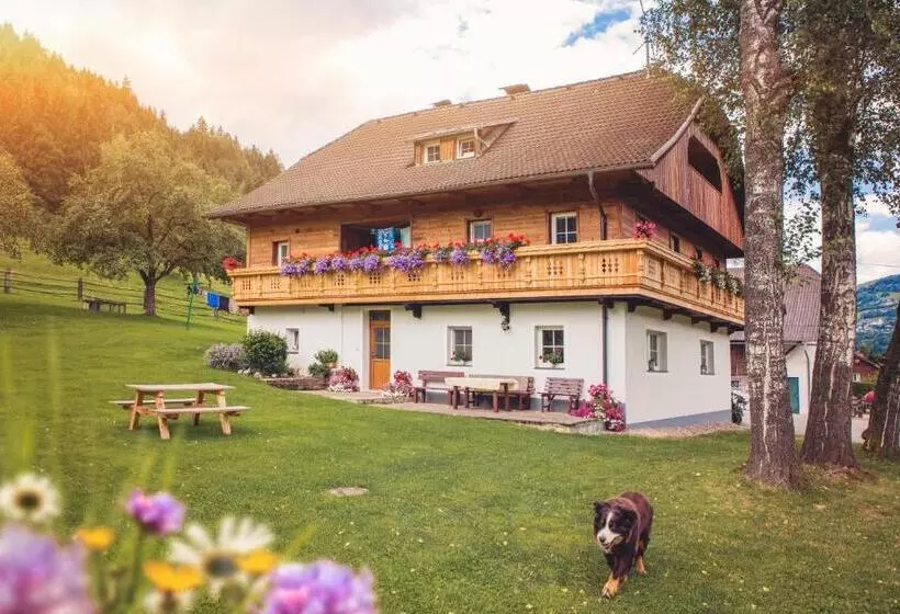 هتل Raderhof