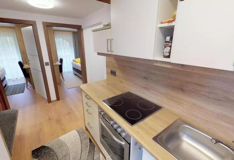هتل Raderhof