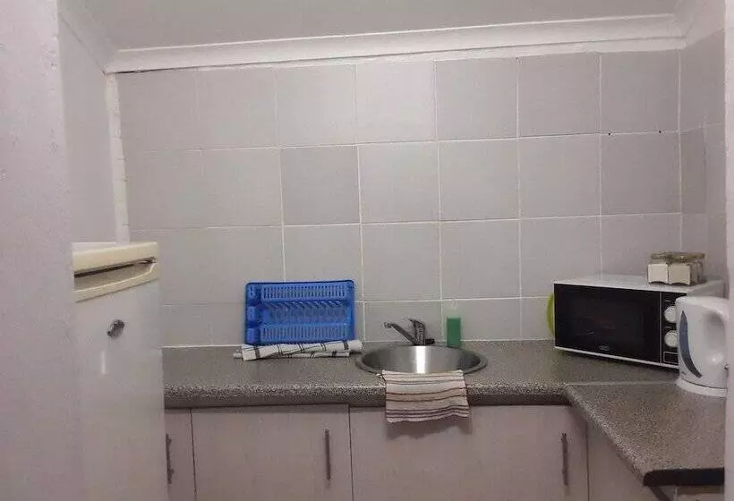 Majatalo Boer And Brit Self Catering Guest House