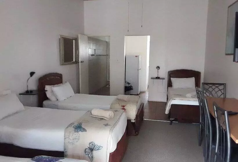 Majatalo Boer And Brit Self Catering Guest House