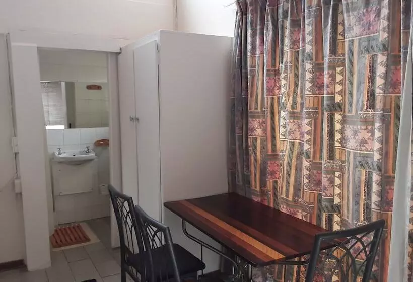 Majatalo Boer And Brit Self Catering Guest House