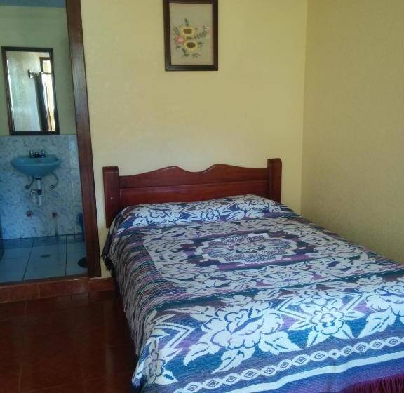 بنسيون Hostal Curiñan