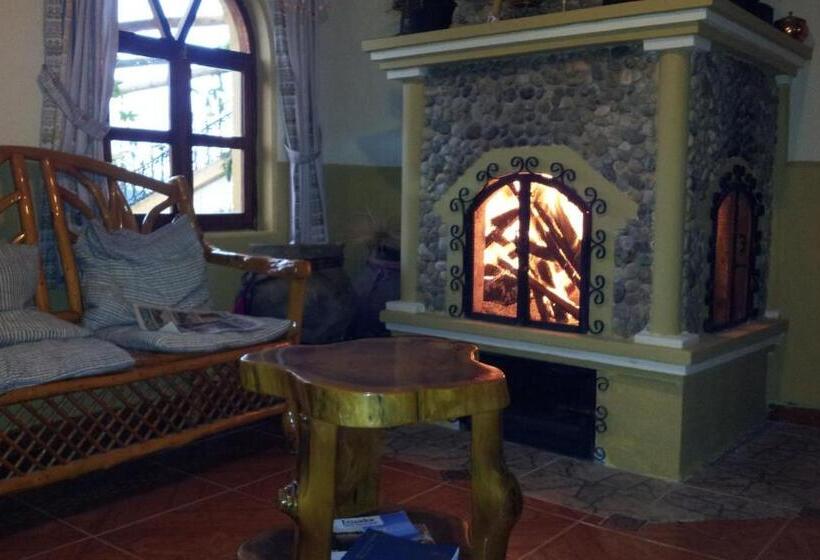 بنسيون Hostal Curiñan