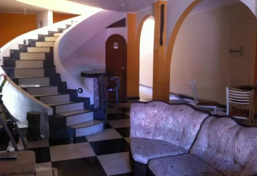 پانسیون Hostal Luren